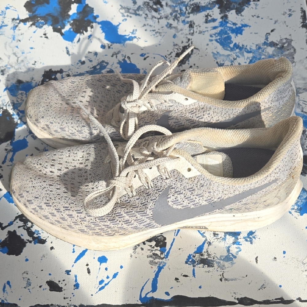 Nike Women's Gray and Cream Sneakers